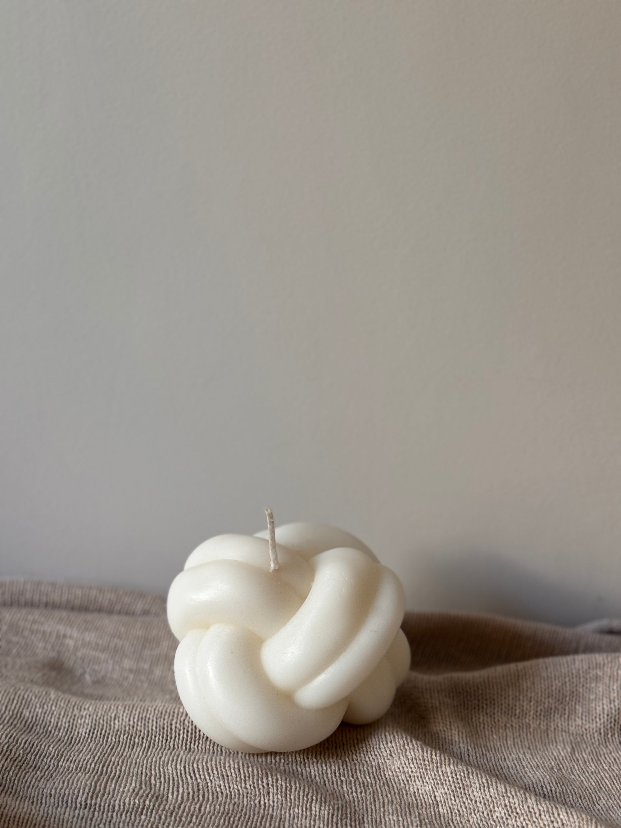 Knot Candle L